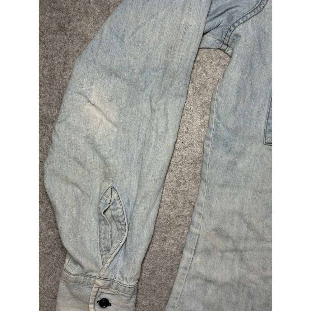 Vtg Y2K Levis Denim Work Shirt L Light Wash Button Up Cotton Grunge 90s Thrashed